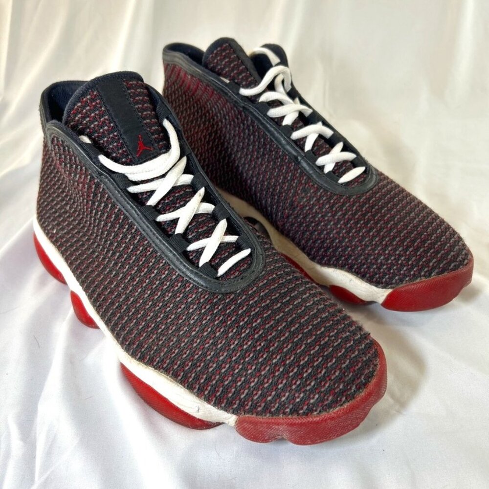 Nike AIR JORDAN Horizon Bred Mens Size 10 Sneakers Red Black 823581-001